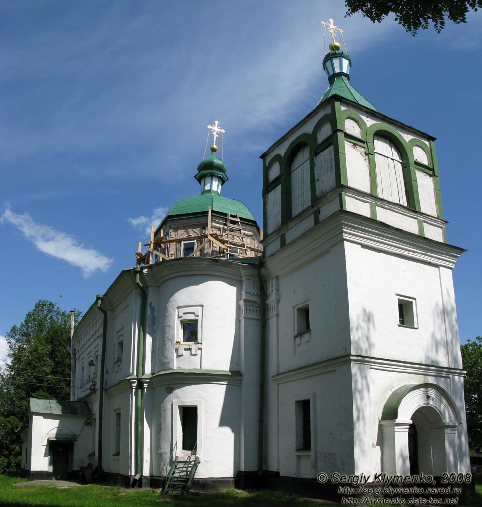 Переяслав-Хмельницкий. Троицкая церковь, памятник архитектуры начала XIX века (ул. Гимназическая, 1).