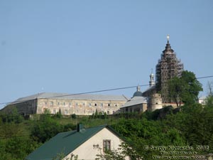 Подкамень (Львовская область). Фото. Вид на бывший доминиканский монастырь (памятник архитектуры XVII-XVIII веков).