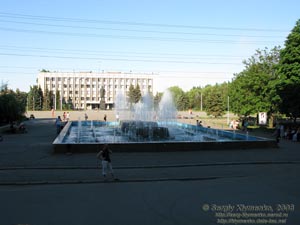 Славянск, Донецкая область. Центральная площадь города.