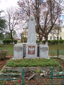 Львовская область, Белз. Фото. Памятник героям, погибшим в борьбе за независимость польского народа.