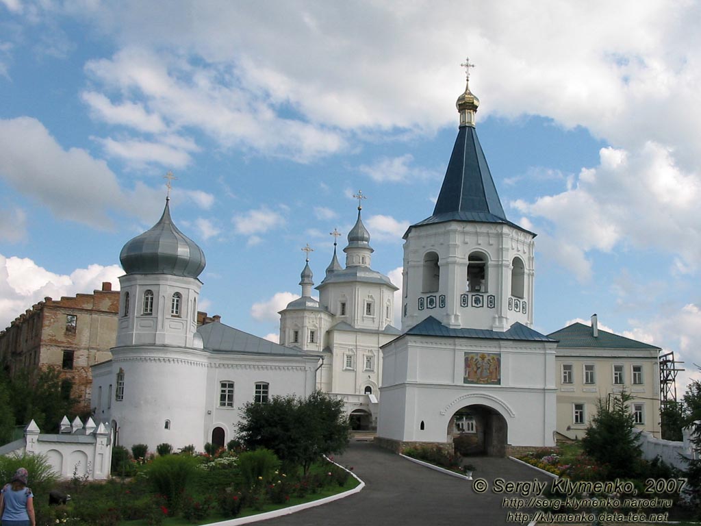 Путивль, Сумская область. Фото. Свято-Молченский монастырь, XVI-XIX века. На территории монастыря.