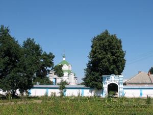 Мгар, Полтавская область. Фото. Спасо-Преображенский монастир, вид на скит со стороны монастыря.