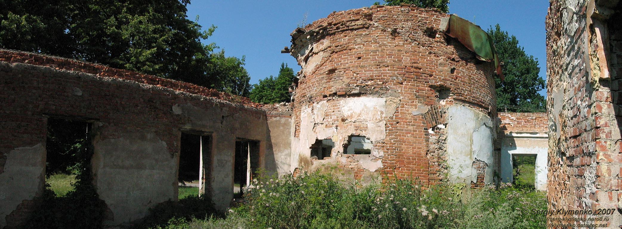 Люботин, Харьковская область. Фото. Имение в Гиевке, служебный корпус (XIX век).