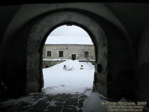 Львовская область. Свирж. Фото. Свиржский замок. Вид на двор замка от главных ворот.