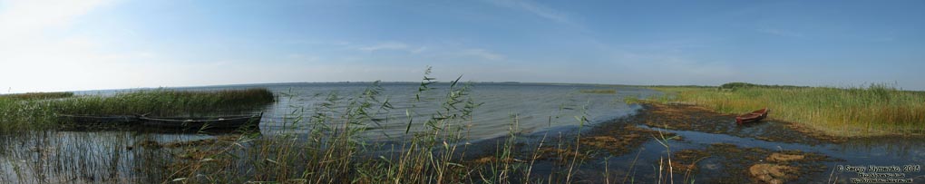 Волынь, Шацкие озёра. Фото. Живописный вид Пулемецкого озера. Панорама ~210° (51°31'46.00"N, 23°45'48.00"E).
