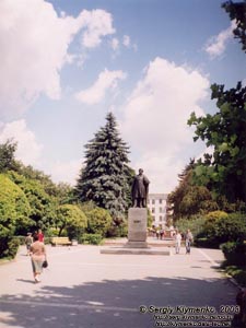 Тернополь. Фото. Памятник А.С.Пушкину на улице Чорновола.