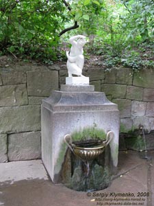 Умань, парк «Софиевка». Статуя «Венера купальщица».