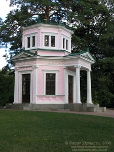 Умань, парк «Софиевка». Розовый павильон на острове "Анти-Цирцеи" ("Любви").