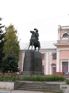 Винничина. Фото. Тульчин. Памятник А. В. Суворову (скульптор Б. Эдуардс, 1954 год).