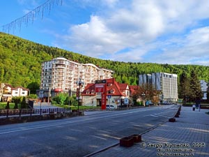 Ивано-Франковская область. Фото. Яремче, по улице Свободы.