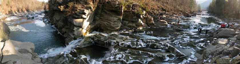 Фото Карпат, Ивано-Франковская область. Яремченский водопад (водоспад «Пробой»). Панорама ~120°.