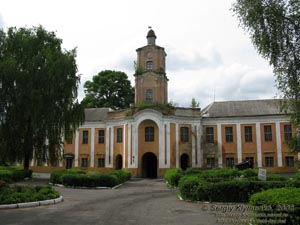 Волынь. Олыка. Фото. Часовая башня замка Радзивиллов (общий вид изнутри замка).