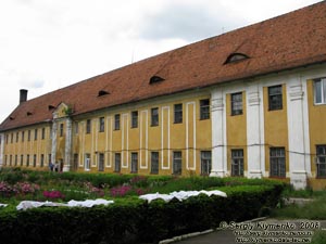 Волынь. Олыка. Фото. Замок Радзивиллов (1564 год), дворцовый корпус.