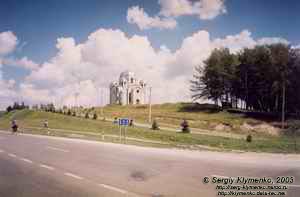 По дороге от Тернополя на Галич. Фото. Храм вблизи села Шибалин.