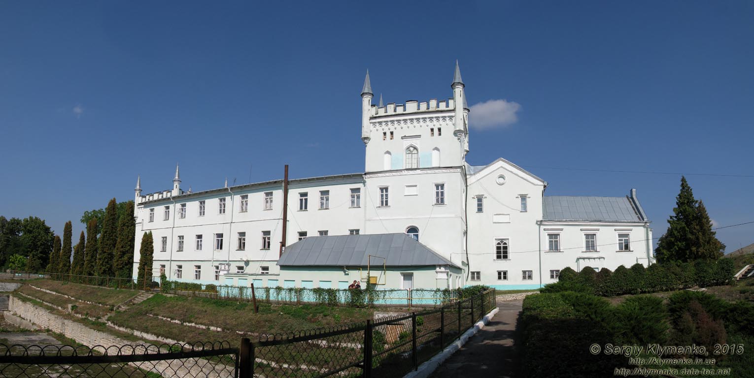 Тернопольщина. Село Белокриница (Кременецкий район). Фото. Юго-западный (парковый) фасад Белокриницкого дворца. Панорама ~120°.