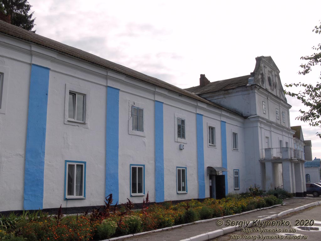 Житомирская область, Любар. Фото. Здание школы бывшего монастыря василиан (ныне - технический лицей), 1775 год.