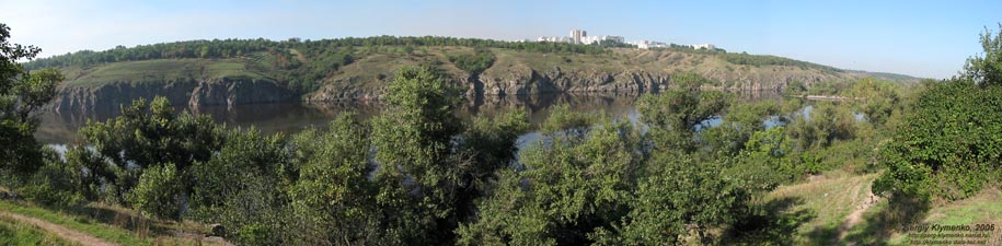 Фото. Рукав «Старый Днепр» и остров Байды (справа), вид с Хортицы.