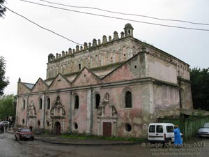 Жолква. Фото. Синагога, 1692 год (ул. Запорожская, 8). Вид с юго-запада.