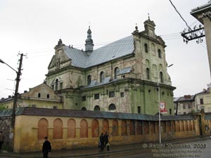 Жолква. Фото. Комплекс Доминиканского монастыря с костелом (1653 год) и кельями XVII века (ул. Львовская, 7).