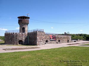 Житомирщина. Звягель. Фото. Руины Звягельского замка-крепости, сохранившиеся на высоком левом берегу Случа.