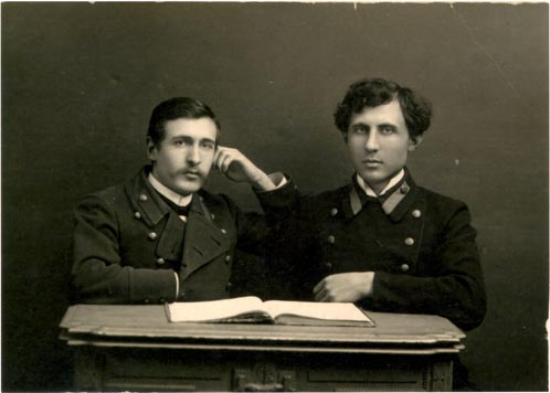 Гімназист Микола Михайлович Любинський і його двоюрідний брат Микола Семенов